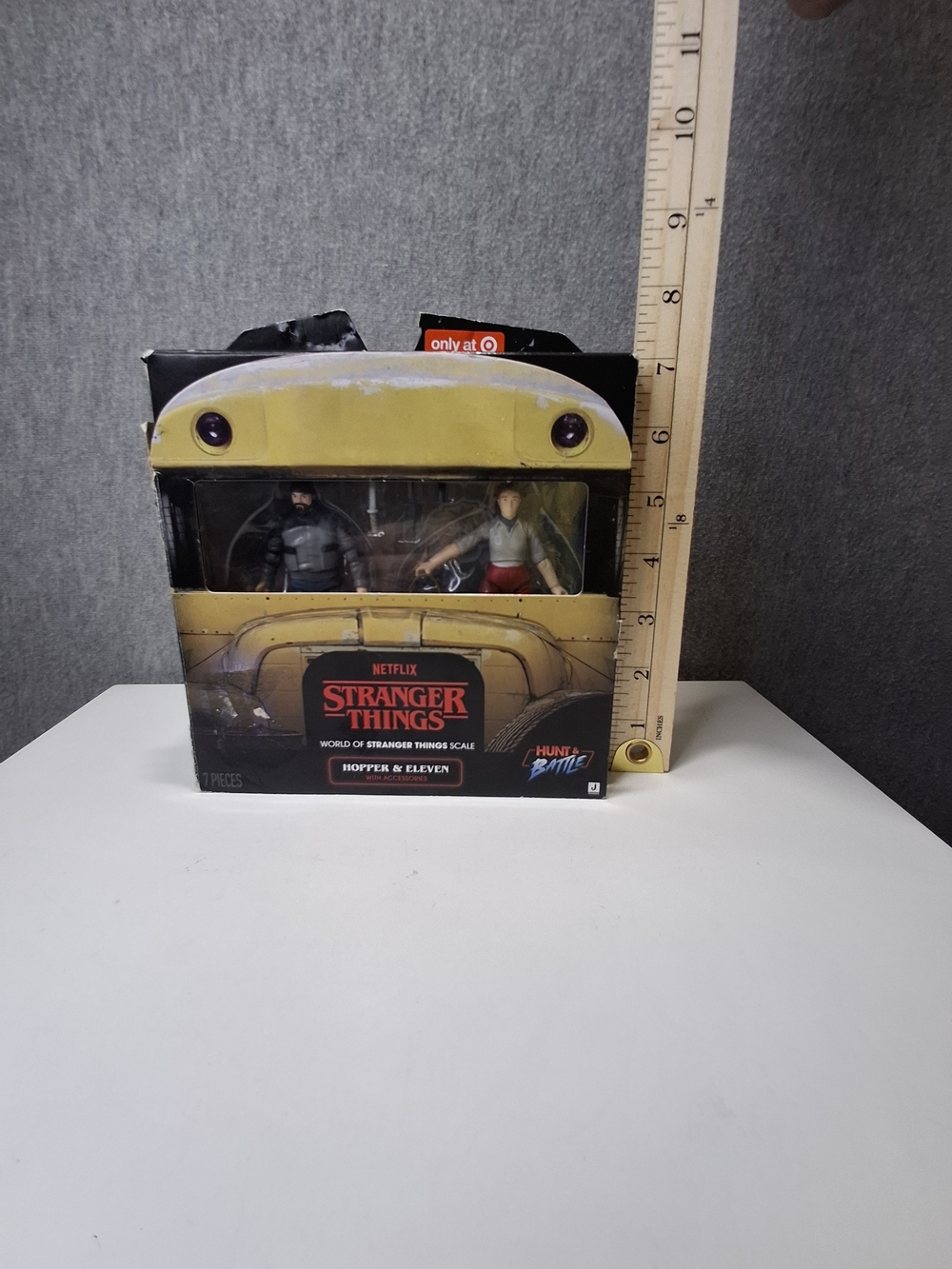 Netflix Stranger Things Hopper & Eleven Figure Set - Yellow Vehicle Box - Picture 8 of 8